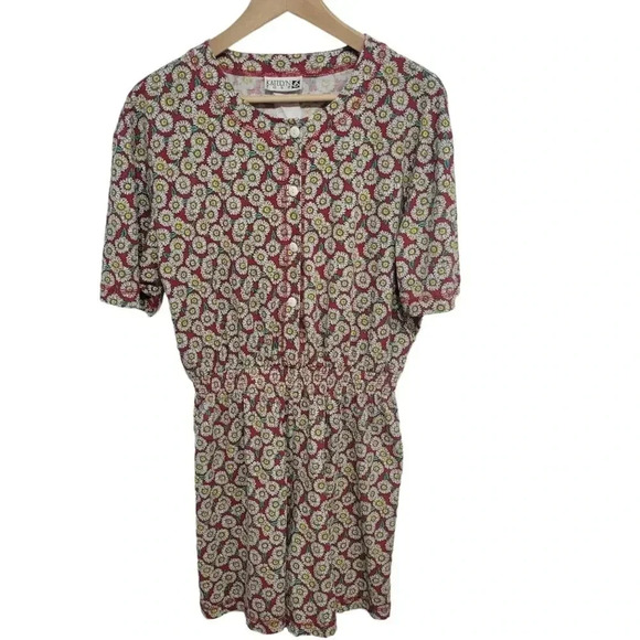 Vintage 1990s Red Daisy Shorts Romper Cottagecore Medium - Picture 1 of 6